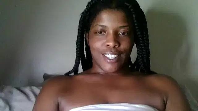 Snapshot of CaramelGoddessxoxo chatting on July 16, 4:40 am CaramelGoddessxoxo online show from July 16, 4:40 am
