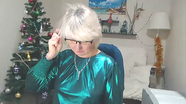 FleurMays online show from January 8, 9:10 am