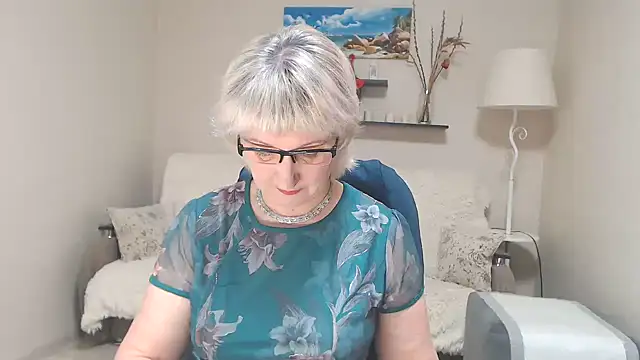 FleurMays online show from February 9, 6:11 am