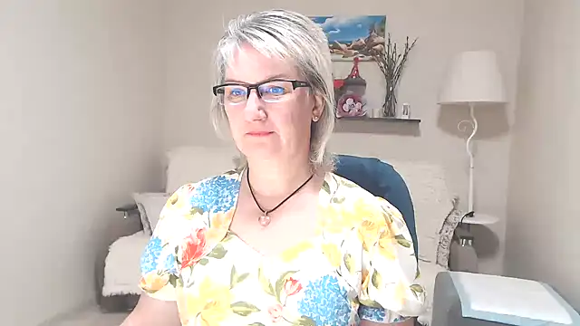 FleurMays online show from June 20, 3:31 am
