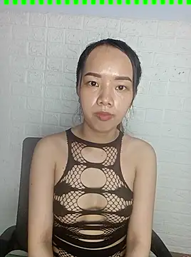 Snapshot of Baby2903 chatting on February 15, 8:33 am Baby2903 online show from February 15, 8:33 am