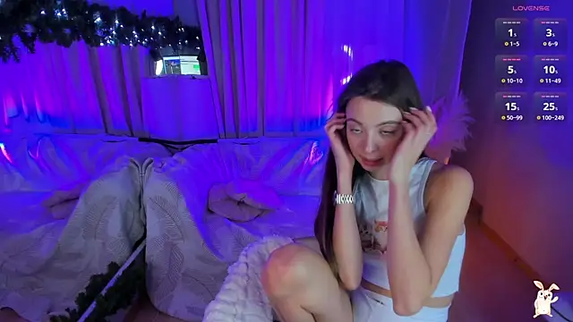 Snapshot of Goldy_Grace_ chatting on December 19, 2:24 pm Goldy Grace  online show from December 19, 2:24 pm