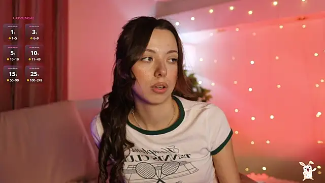 Snapshot of Goldy_Grace_ chatting on February 10, 6:03 pm Goldy Grace  online show from February 10, 6:03 pm