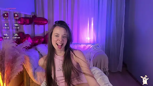 Snapshot of Goldy_Grace_ chatting on February 13, 6:16 pm Goldy Grace  online show from February 13, 6:16 pm