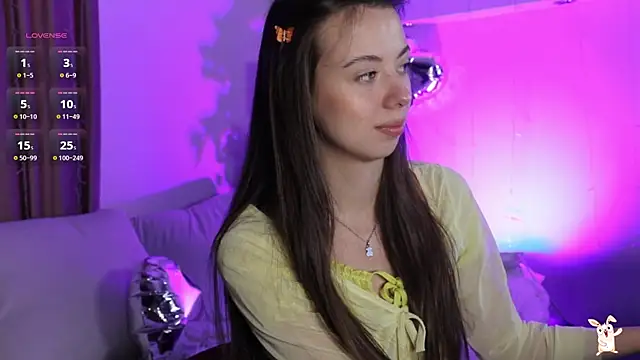 Snapshot of Goldy_Grace_ chatting on February 21, 11:44 am Goldy Grace  online show from February 21, 11:44 am