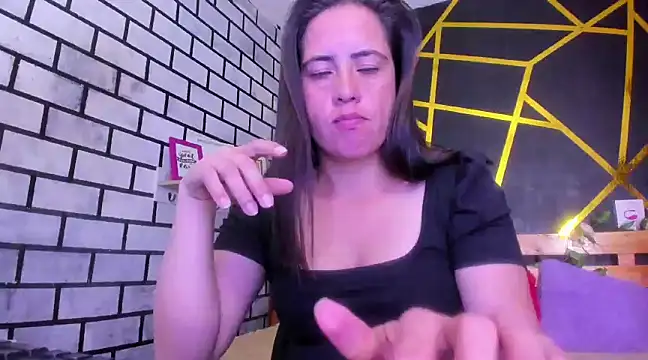 kathina giraldo online show from December 13, 4:16 pm