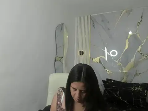 kathina giraldo online show from April 13, 12:32 pm