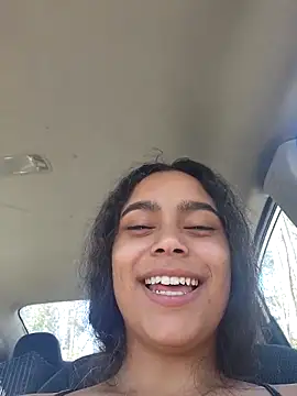 cinnaminnie online show from March 1, 4:22 pm