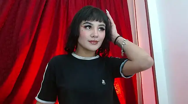 Snapshot of Maruu_miauu chatting on February 13, 1:05 pm Maruu miauu online show from February 13, 1:05 pm