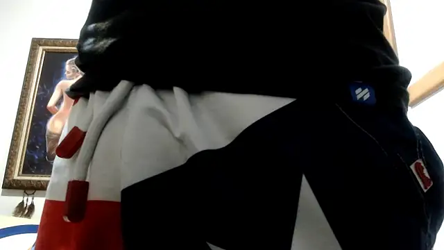 Snapshot of nicolay_74 chatting on October 14, 10:21 pm nicolay 74 online show from October 14, 10:21 pm