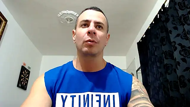 Snapshot of nicolay_74 chatting on November 14, 11:46 pm nicolay 74 online show from November 14, 11:46 pm