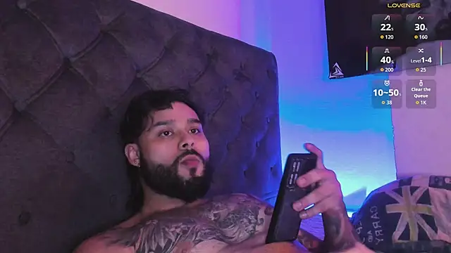 Snapshot of jeremygerard_ chatting on October 13, 1:00 pm jeremygerard online show from October 13, 1:00 pm