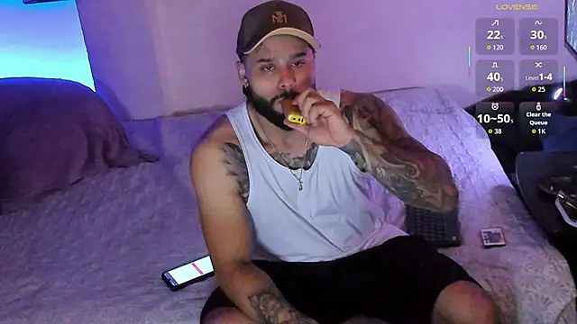 Snapshot of jeremygerard_ chatting on October 26, 6:03 pm jeremygerard online show from October 26, 6:03 pm