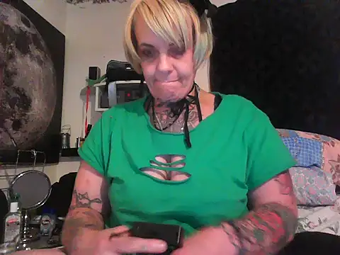 Hunniebunnie78 online show from June 14, 6:48 am