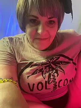 Hunniebunnie78 online show from June 21, 5:43 am