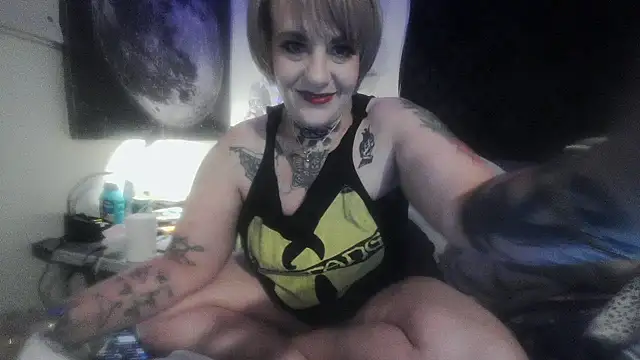 Hunniebunnie78 online show from June 27, 1:43 am