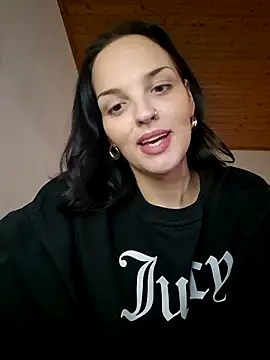 Snapshot of Jujuicy_97 chatting on February 1, 7:47 am Jujuicy 97 online show from February 1, 7:47 am