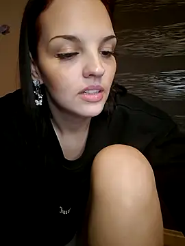 Snapshot of Jujuicy_97 chatting on February 21, 4:26 pm Jujuicy 97 online show from February 21, 4:26 pm