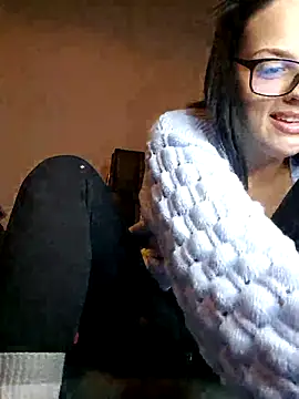 Snapshot of Jujuicy_97 chatting on March 18, 7:20 pm Jujuicy 97 online show from March 18, 7:20 pm