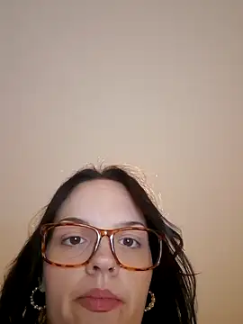 Snapshot of Jujuicy_97 chatting on November 1, 7:32 am Jujuicy 97 online show from November 1, 7:32 am