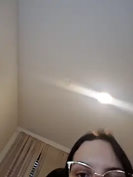 Snapshot of Jujuicy_97 chatting on November 6, 12:28 pm Jujuicy 97 online show from November 6, 12:28 pm