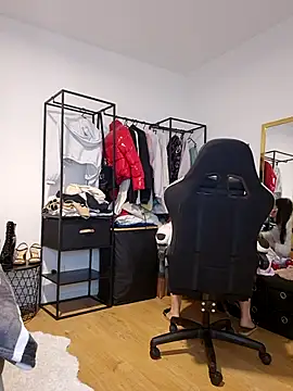 Snapshot of Jujuicy_97 chatting on November 10, 7:13 pm Jujuicy 97 online show from November 10, 7:13 pm