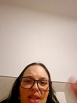 Snapshot of Jujuicy_97 chatting on November 21, 6:45 am Jujuicy 97 online show from November 21, 6:45 am