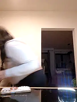 Snapshot of Jujuicy_97 chatting on December 3, 6:39 pm Jujuicy 97 online show from December 3, 6:39 pm