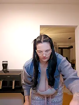 Snapshot of Jujuicy_97 chatting on January 8, 5:04 pm Jujuicy 97 online show from January 8, 5:04 pm