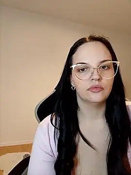 Snapshot of Jujuicy_97 chatting on January 15, 5:27 pm Jujuicy 97 online show from January 15, 5:27 pm