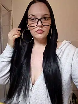 Snapshot of Jujuicy_97 chatting on January 18, 4:00 pm Jujuicy 97 online show from January 18, 4:00 pm