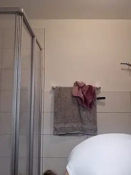 Snapshot of Jujuicy_97 chatting on February 27, 7:03 pm Jujuicy 97 online show from February 27, 7:03 pm