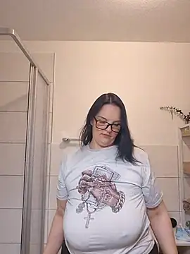 Jujuicy 97 online show from March 25, 9:10 pm