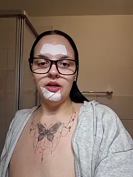 Jujuicy 97 online show from April 7, 8:09 pm