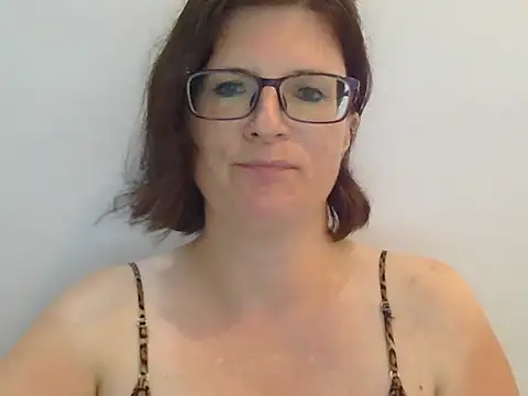 Snapshot of CrimsonMistress chatting on January 27, 3:26 am CrimsonMistress online show from January 27, 3:26 am