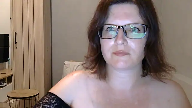 Snapshot of CrimsonMistress chatting on October 8, 10:07 pm CrimsonMistress online show from October 8, 10:07 pm