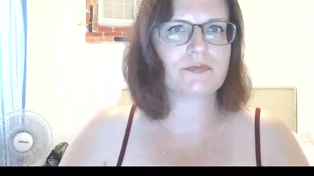 CrimsonMistress online show from March 19, 10:47 pm