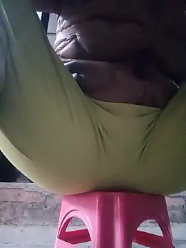 JasminePham online show from February 9, 1:11 am