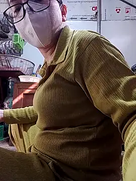 JasminePham online show from March 15, 2:14 am