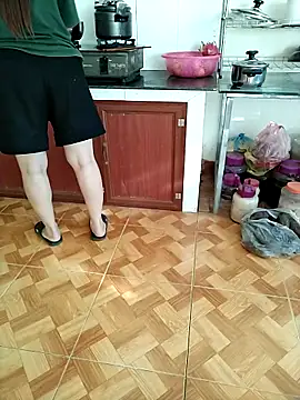 JasminePham online show from November 12, 8:04 am