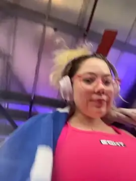 brooklynivy online show from February 13, 10:55 am