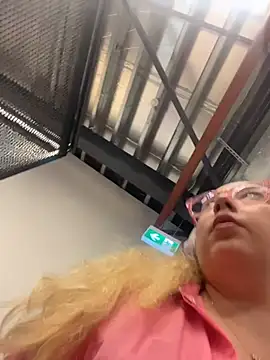 brooklynivy online show from February 22, 10:25 am