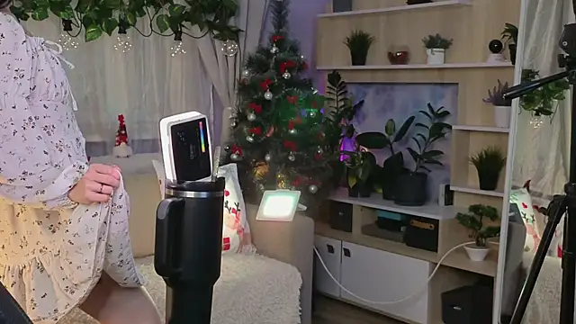 KiraLiLime online show from February 11, 9:25 pm