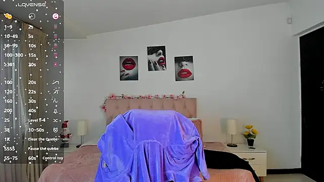 Snapshot of _Charlotte_evans_1 chatting on December 23, 7:52 pm Charlotte evans 1 online show from December 23, 7:52 pm