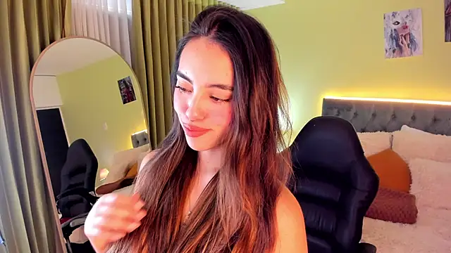 Snapshot of _Charlotte_evans_1 chatting on October 14, 9:04 pm Charlotte evans 1 online show from October 14, 9:04 pm