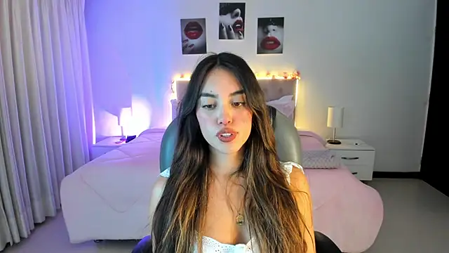 Snapshot of _Charlotte_evans_1 chatting on November 7, 12:21 am Charlotte evans 1 online show from November 7, 12:21 am