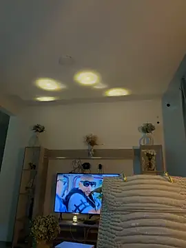 Jessie-pradoo online show from April 11, 11:20 pm