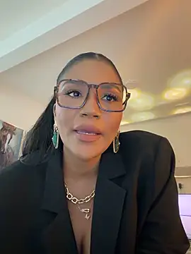 Jessie-pradoo online show from April 18, 9:37 pm