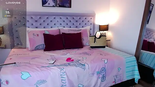 Snapshot of sarascottt chatting on January 31, 8:29 pm sarascottt online show from January 31, 8:29 pm