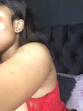 Anaelle24 online show from February 6, 2:37 pm